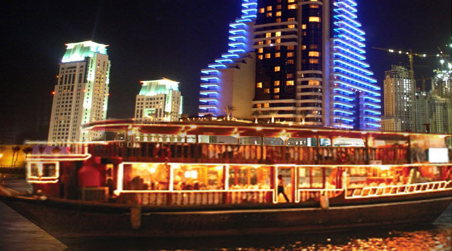 dhow dinner cruise in dubai marina with pickup